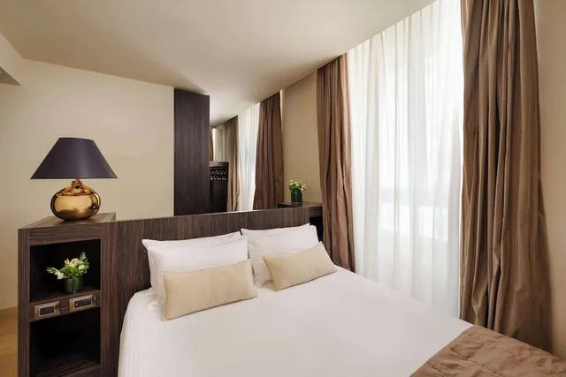 Deluxe, Hotel The Square Milano Duomo 2/10