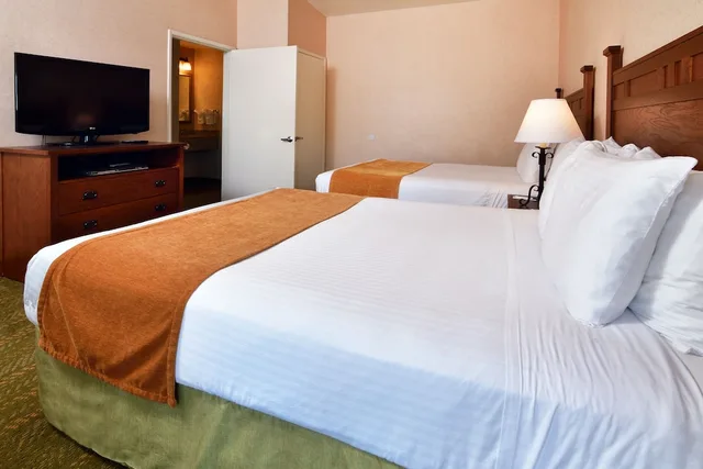 جناح عائلي بسريرين كوين بمطبخ، Lamplighter Inn Suites At Sdsu 2/2