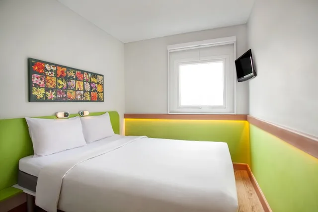 غرفة قياسية بسرير مزدوج، Ibis Budget Semarang Tendean 1/5