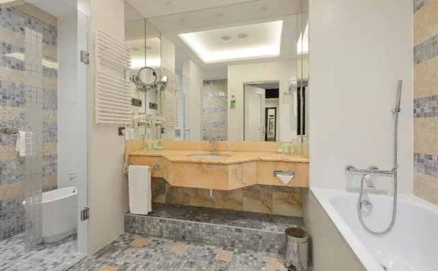 غرفة قياسية بسرير مزدوج أو سريرين منفصلين، Savoy Hotel Prague 2/2