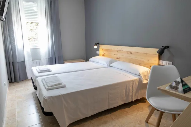 غرفة قياسية بسرير مزدوج، Albergue Alda Estella Hostel 1/9