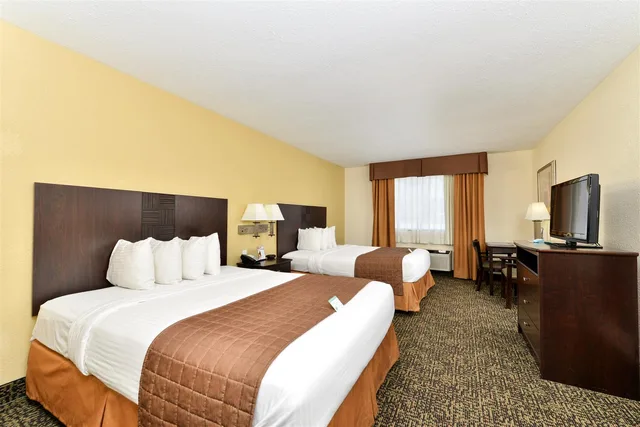 غرفة بسريرين كوين، Best Western Inn Elyria 6/7