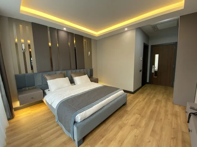 1 Bedroom, Deluxe, Queen Bed, VOICE HOTEL 1/2