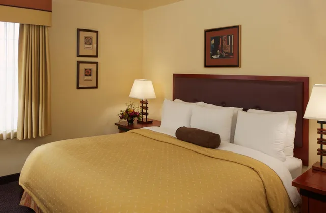 Boardroom, Suite، Larkspur Landing Campbell - An All-Suite Hotel 2/6