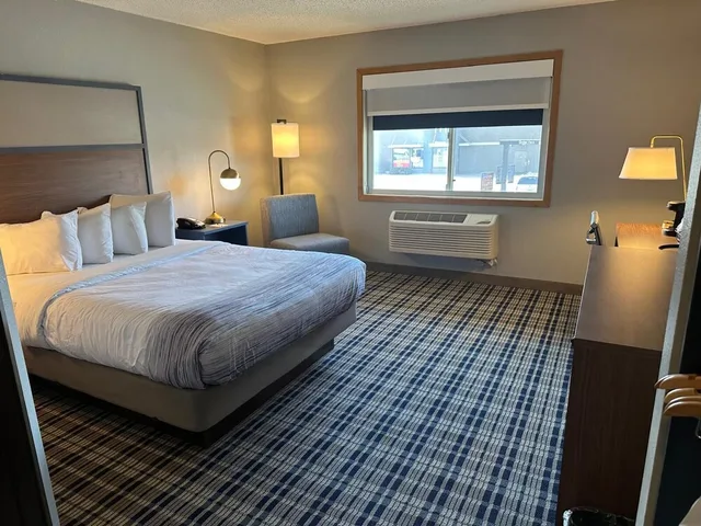 Room, Queen Bed, AmericInn by Wyndham Crookston U of M Crookston 1/7