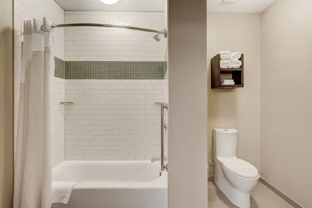جناح بغرفتي نوم بمطبخ في الطابق الأرضي، Staybridge Suites BALTIMORE INNER HARBOR 3/5
