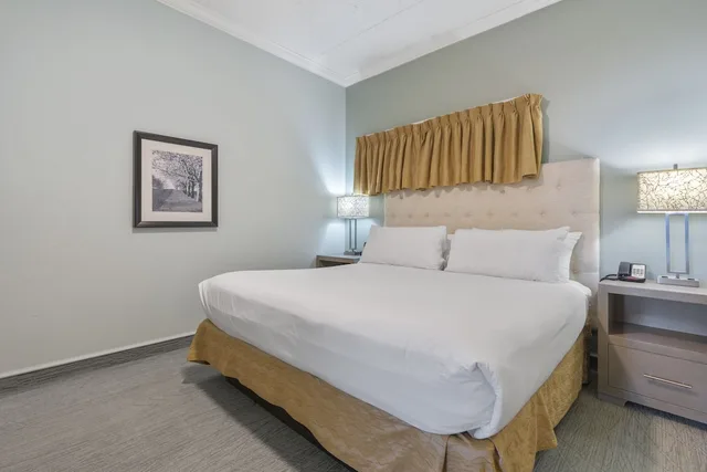 Suite, King Bed, Bay View, Sofa, Kitchenette، Cherry Tree Inn & Suites 1/5