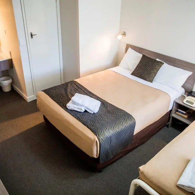 غرفة قياسية بسريرين منفصلين، Lilac City Motor Inn 1/4