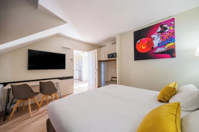 شقة كبيرة بسرير فردي بمطبخ صغير، Best Western Hotel du Chateau Maisons Laffitte 1/3