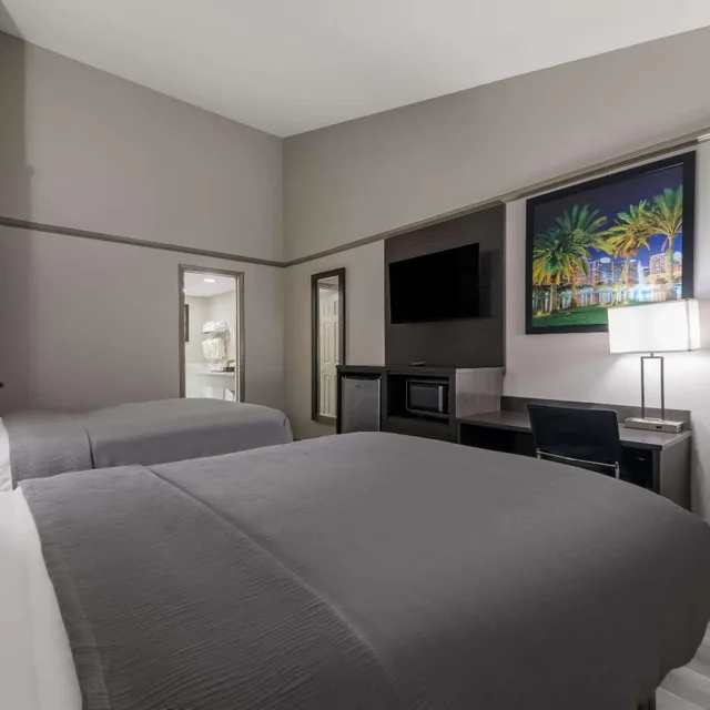 Room, Quadruple, Smoking, Quality Inn & Suites Altamonte Springs Orlando-North 1/10