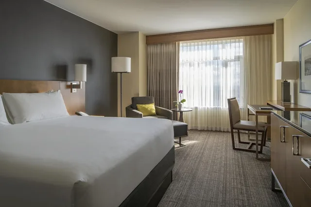 غرفة بسرير كينج لذوي الإعاقة، Hyatt Regency Denver 5/10