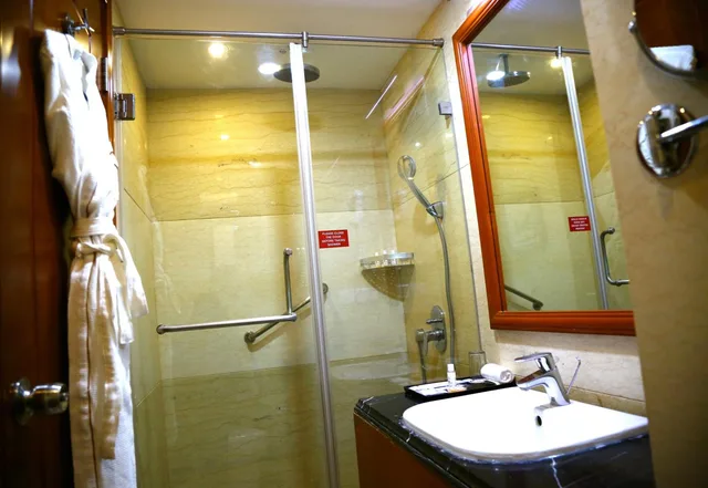Standard, Double Bed, Ramada by Wyndham Amritsar 4/4