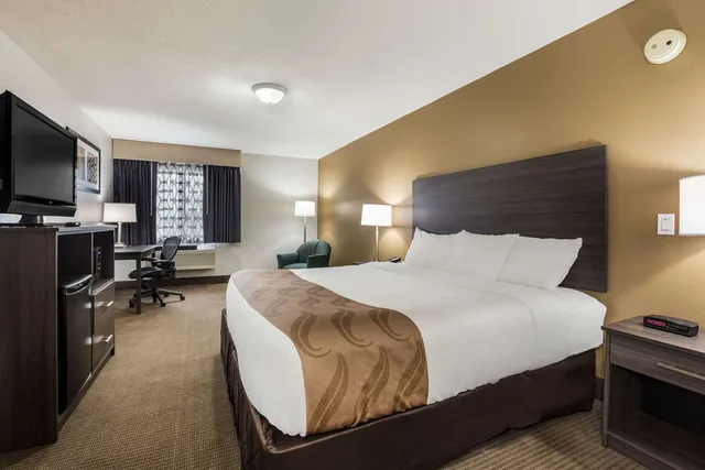 غرفة بسرير كوين، Quality Inn Clare 1/2