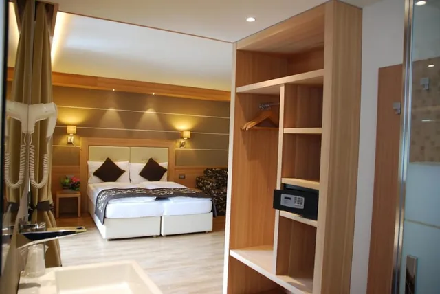 غرفة سوبيريور بسرير كوين، Hotel B&B Bondi 1/2