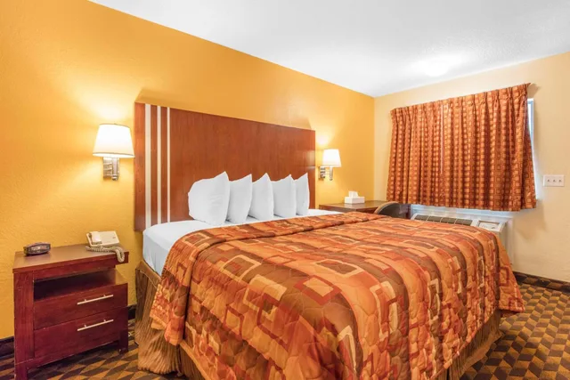 غرفة بسرير كينج لغير المدخنين، Motel6 Little Rock, AR - Airport 4/10