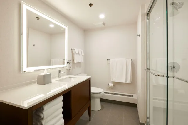 جناح بسرير كينج، Holiday Inn Ottawa Kanata 5/7