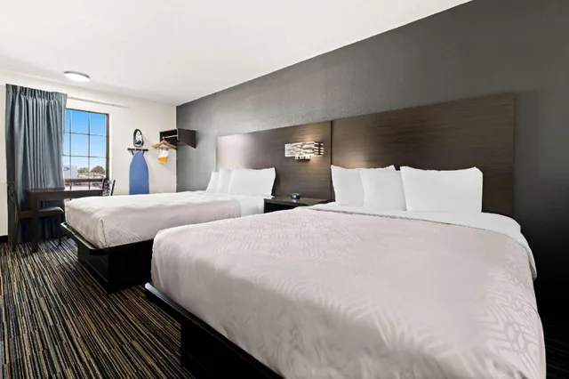 غرفة بسريرين كوين، Econo Lodge Dumas 4/7