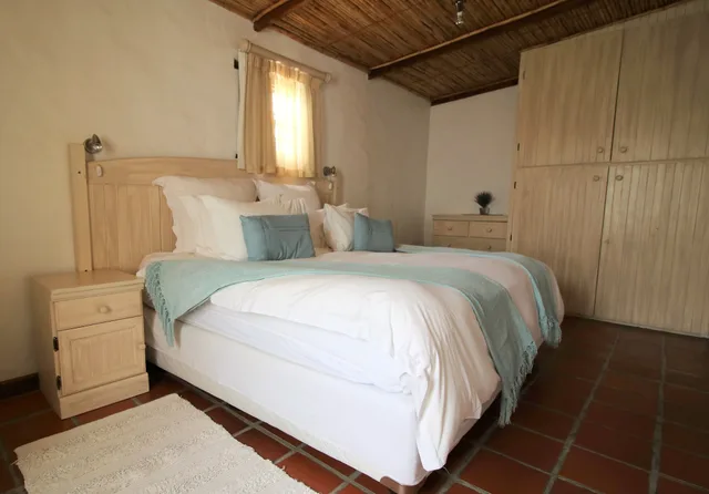كوخ بسرير كينج، Baywatch Villa Guest House And Self Catering Accommodation 1/3