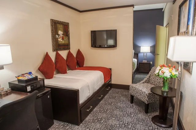 غرفة ديلوكس بسرير كوين وسرير فردي وسرير كوين مع أريكة، Hotel Fusion 1/4