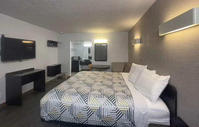 غرفة قياسية بسرير كينج لذوي الإعاقة، Motel6 Sallisaw, OK 6/10