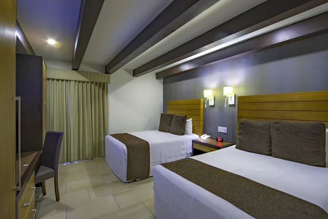 غرفة قياسية بسريرين مزدوجين، Hotel La Pinta 1/7