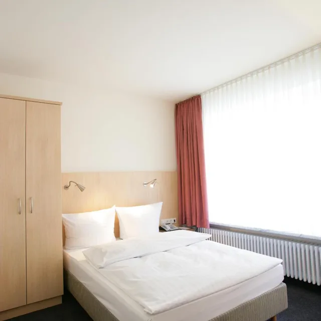 غرفة بسرير كينج، Top Hotel Senator 3/10