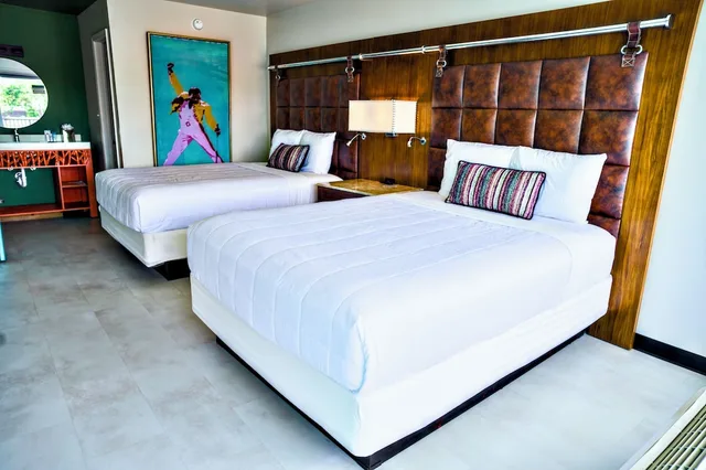 غرفة قياسية بسريرين كوين بإطلالة على الفناء، Heights House Hotel - Houston Heights Downtown, an Ascend Collection Hotel 5/10