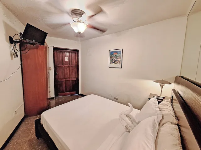 غرفة أساسية بسرير كوين، Colours Oasis Resort 1/5
