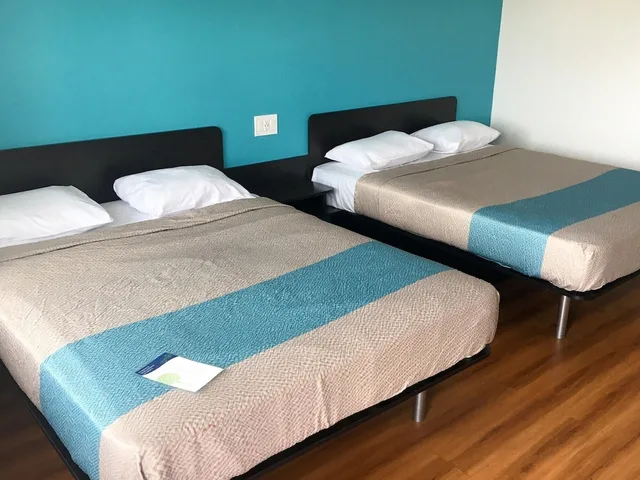 غرفة قياسية بسريرين كوين، Motel6 Norwalk, CA 4/9