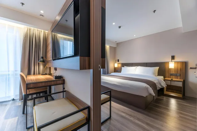 2 Bedrooms, Family, 2 Queen Beds, Panoramic Floor، Home Inn Plus (Chongqing Jiefangbei Pedestrian Street) 1/1