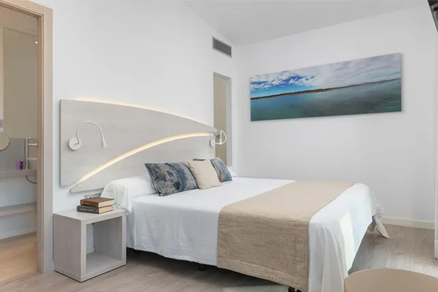 Superior, Single, Double Bed, Sea View, Llaut Boutique Hotel 2/3