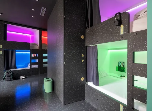 كابينة بسرير بطابقين، Amistat City Hostel Barcelona 5/8