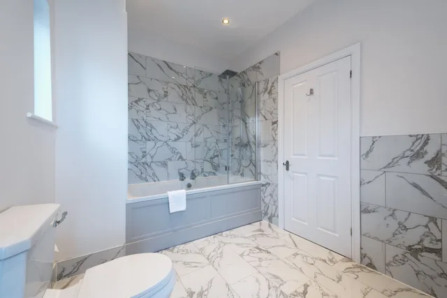 Superior, Suite, King Bed, Bath and Shower, Somerset House Boutique Hotel 4/4