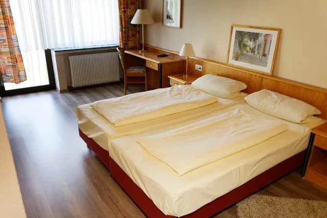 غرفة بسرير مزدوج بحمام خاص، Hotel Restaurant Rodizio Paderborn 4/10