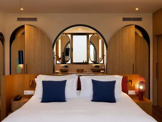 So Suite, King Bed, Living Area, Terrace، SO/Sotogrande Spa & Golf Resort Hotel 1/4