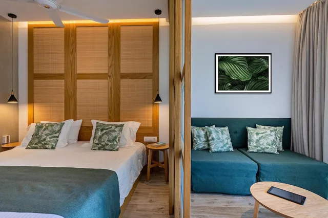 Junior Suite, King Bed, Shared Pool, 2 Sofa، Georgioupolis Suites 1/2