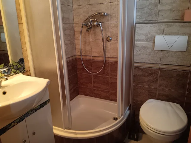 2 Bedrooms, Comfort, Apartment, 1 Single and 2 Queen Beds، APARTMENTS MORETA 8/10