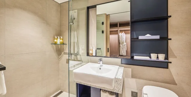 Deluxe, Queen Bed, Sea View, Citadines Connect Hari Busan 3/3