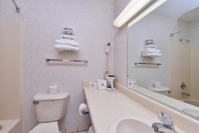 غرفة بسرير كوين، Americas Best Value Inn Decatur In 9/9