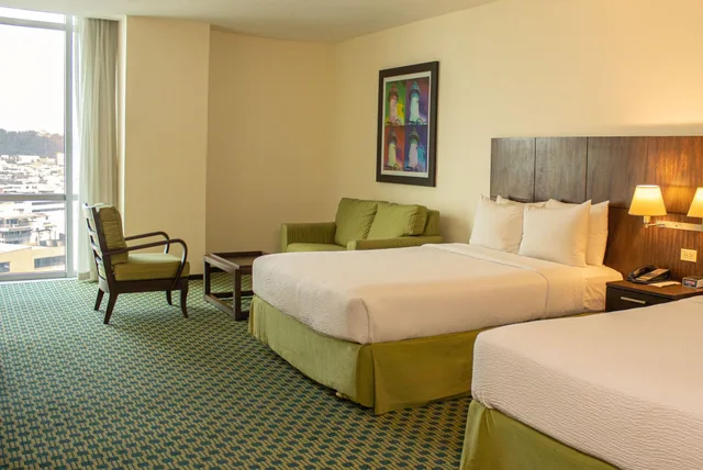 Junior Suite, Multiple Beds, City View، Courtyard By Marriott Guayaquil 7/10
