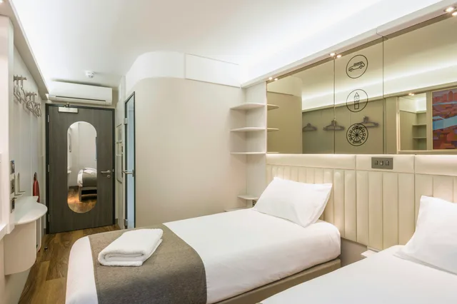 غرفة مريحة بسريرين منفصلين، Point A Hotel London Canary Wharf 4/7