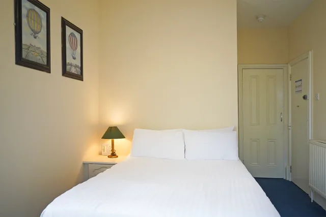 غرفة قياسية رباعية، OYO Langford Hotel, Brighton & Hove 3/4