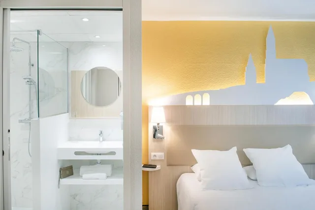 Room, Quadruple, Double Bed, Hotel Saint Sauveur 2/2