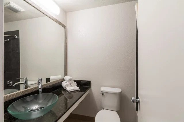 جناح ديلوكس بسرير كينج بمطبخ صغير، Studio6 Arlington, TX 6/7