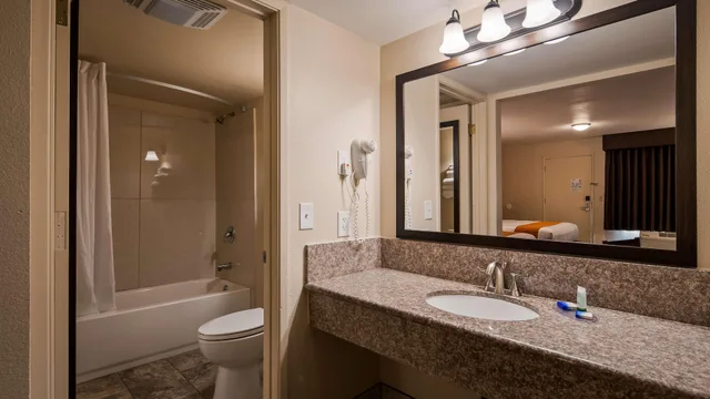 غرفة، Best Western Roseville Inn 3/5