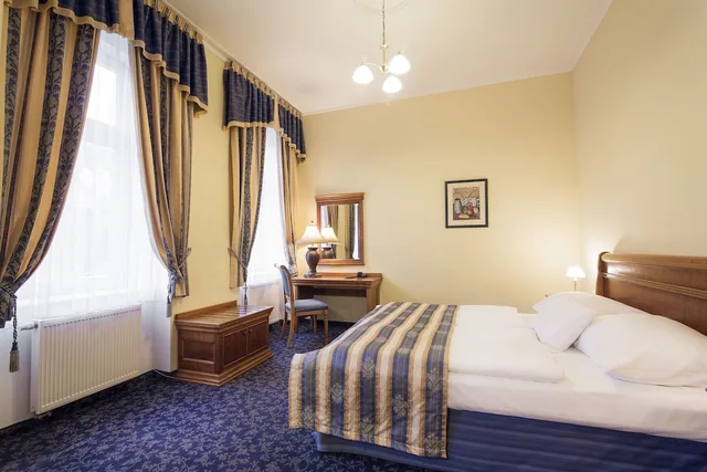 غرفة كلاسيكية بسرير مزدوج أو سريرين منفصلين مع سرير إضافي، Ontario Hotel Garni 2/10