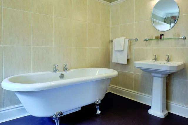 Comfy, Double Bed, Lady Anne Middletons Hotel 3/3