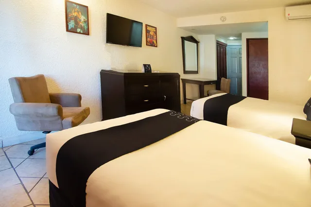 غرفة قياسية بسريرين مزدوجين بإطلالة على المدينة، Hotel Costa Ensenada 4/7