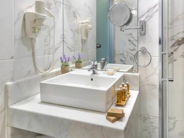 غرفة سوبيريور بسريرين منفصلين بشرفة مع أريكة، Mercure Rhodes Alexia Hotel & Spa 9/9