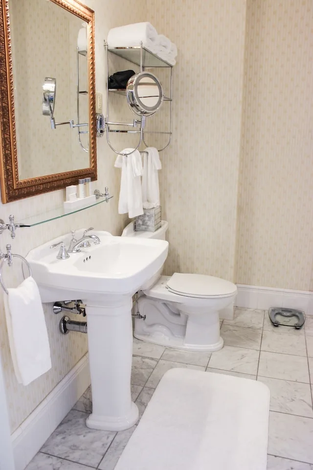 Junior Suite, 2 Queen Beds, Hotel Providence Trademark Collection By Wyndham 2/2
